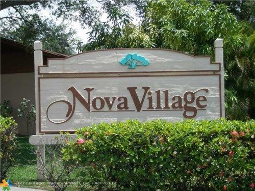 2201 NOVA VILLAGE DR, Fort Lauderdale, FL 33317