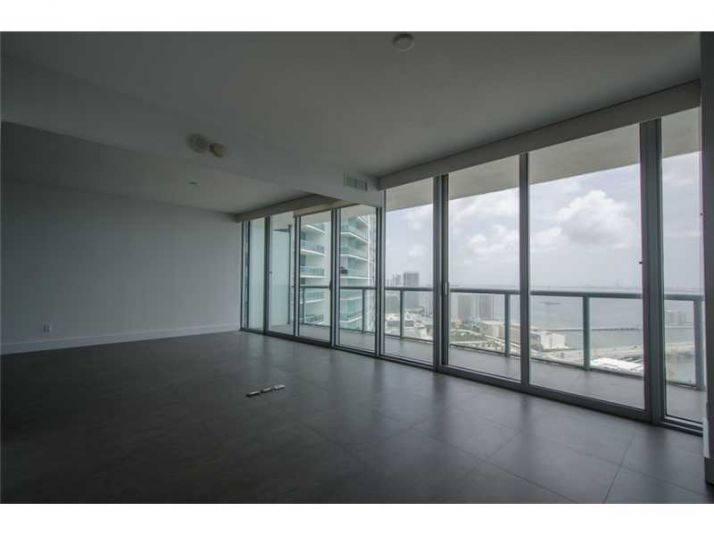 888 BISCAYNE BL # 4211, Miami, FL 33132