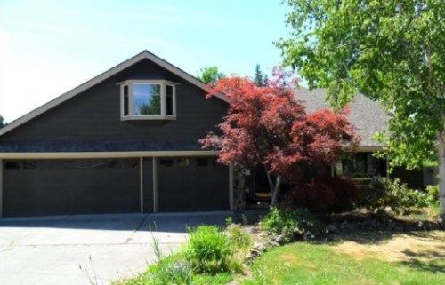 2709 Aldersgate Rd, Medford, OR 97504