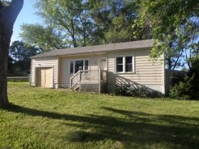 108 Emile St, Lansing, KS 66043