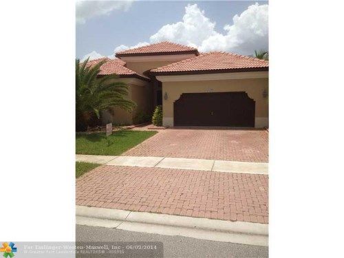 3330 SW 195TH TER, Hollywood, FL 33029