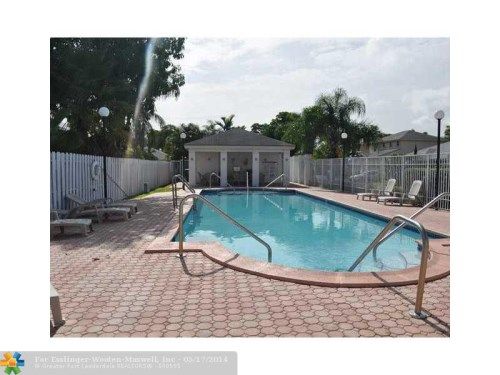 6020 WOODLAND POINT DR, Fort Lauderdale, FL 33319