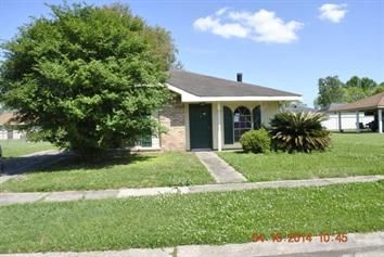 216 Pioneer Dr, Hahnville, LA 70057