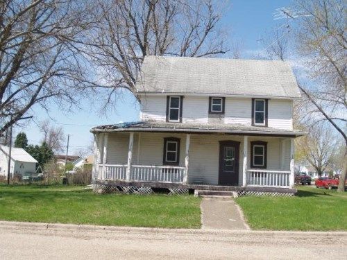 102 N 4th St, Breda, IA 51436