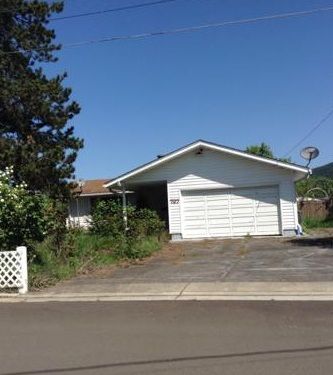 727 NW Yamhill Street, Sheridan, OR 97378