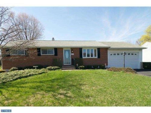 38 BUTTERNUT DR, Hatboro, PA 19040