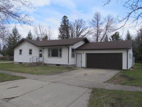 321 W Minnesota Ave, Mahnomen, MN 56557