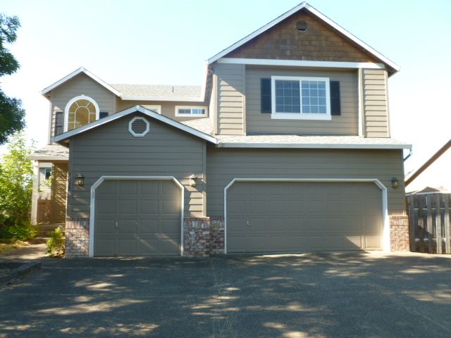 1382 NE 14th Place, Canby, OR 97013