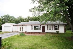 5428 Donald Dr, High Ridge, MO 63049