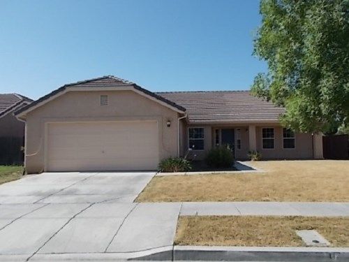 1401 Chamberlain Avenue, Los Banos, CA 93635