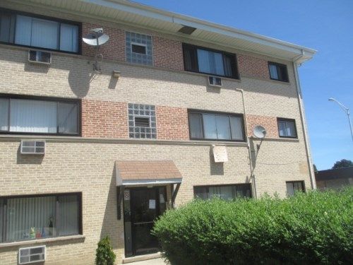 30 S 19th Ave Apt 2e, Maywood, IL 60153