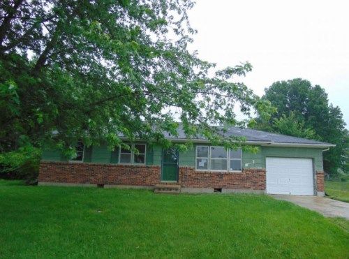 6609 E 32nd St, Sedalia, MO 65301