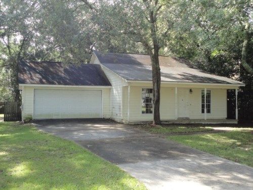 303 Faye Ct, Saint Marys, GA 31558