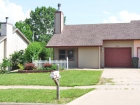 3553 SW Mission Ave, Topeka, KS 66614