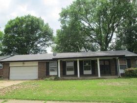 11747 Macrinus Drive, Florissant, MO 63033