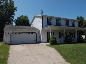 146 Parklane Dr, Lagrange, OH 44050