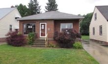8223 Pinegrove Ave Cleveland, OH 44129
