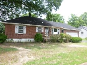 1421 S Perkins Rd, Memphis, TN 38117