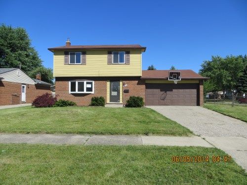 38716 Derby Dr, Sterling Heights, MI 48312