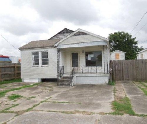 1051 Ave D, Westwego, LA 70094