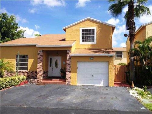 8216 NW 192 TE, Hialeah, FL 33015