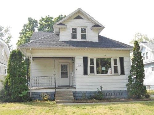 1274 Palmer Ave, Muskegon, MI 49441