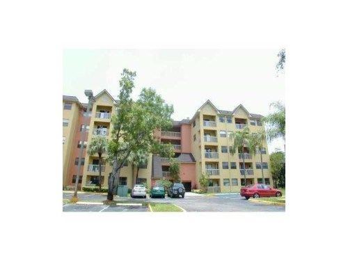 8245 LAKE DR # 405, Miami, FL 33166