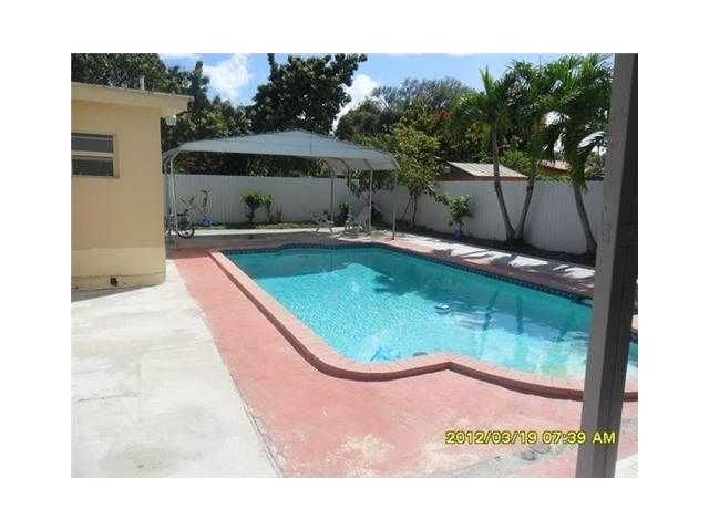 2474 SW 14 ST, Miami, FL 33145