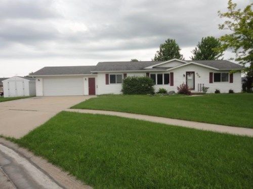 315 Rosewood Ct, Waupun, WI 53963