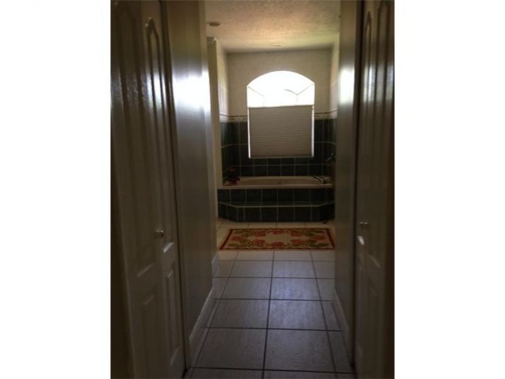 10070 NW 28 TE, Miami, FL 33172