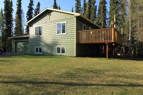 3201 Mellow Woods Dr, North Pole, AK 99705