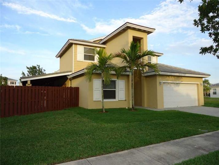 241 NE 33 TE, Homestead, FL 33033