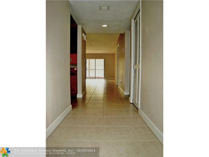 213 LAKEVIEW DR # 103, Fort Lauderdale, FL 33326