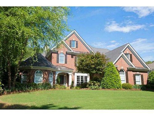 8055 English Rose Way, Roswell, GA 30076