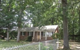 4012 Pineneedle Dr, Greensboro, NC 27405