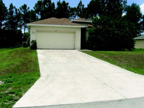 2521 40th St W, Lehigh Acres, FL 33971