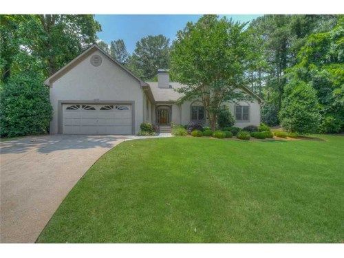 5013 Oak Hollow Drive, Acworth, GA 30102