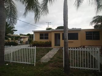 580 Mentone Rd, Lake Worth, FL 33462