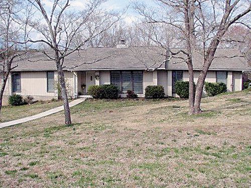 115 Lake Circle Drive, Harriman, TN 37748