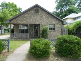 716 W Morgan St, Denison, TX 75020