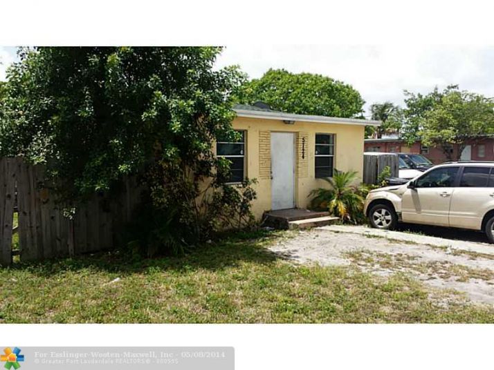 5724 MAYO ST, Hollywood, FL 33023