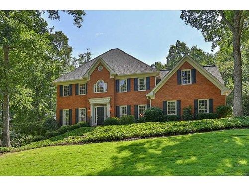 215 Walhalla Court, Atlanta, GA 30350