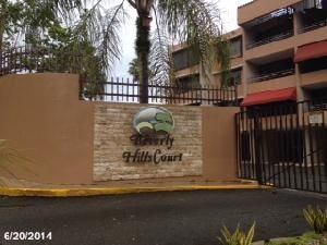 Apt. J-2 - Beverly Hills Court, Guaynabo, PR 00969