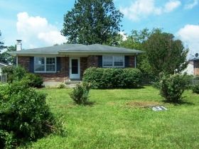 425 Eastview Dr, Shepherdsville, KY 40165