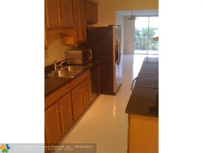 250 JACARANDA DR # 410, Fort Lauderdale, FL 33324