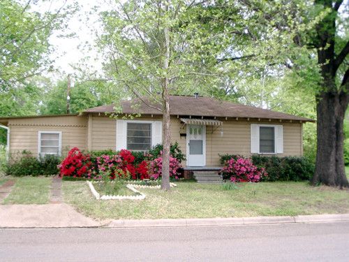 318 North Lee Street, Gladewater, TX 75647