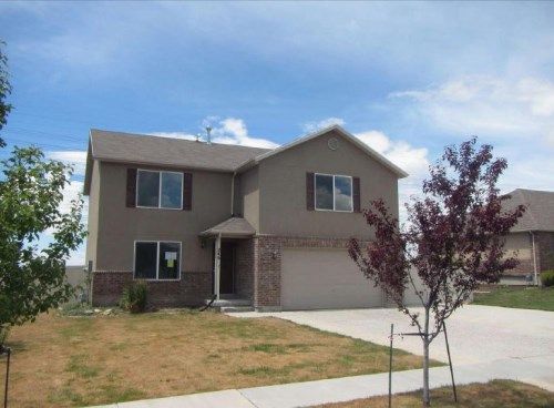 246 S Wellington Dr, Kaysville, UT 84037