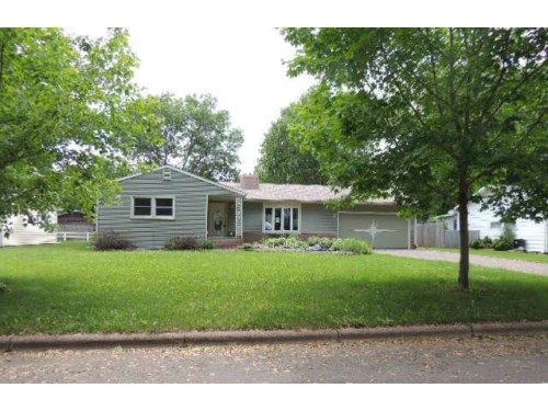 633 Dwight St, Chippewa Falls, WI 54729