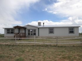 6 Seville Rd, Moriarty, NM 87035