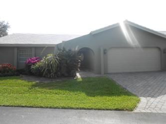 22070 Cameo Dr E, Boca Raton, FL 33433